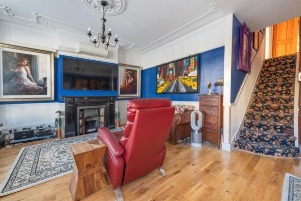 St Albans & Harpenden Review: The large living room. (Rightmove)