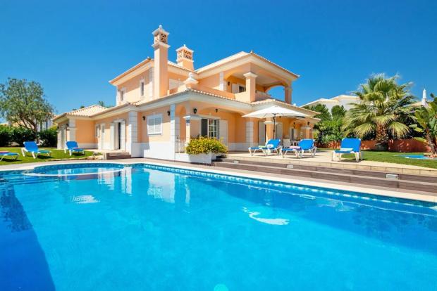 St Albans & Harpenden Review: Fantastic villa with heatable swimming pool, air-con, free wifi - Algarve, Portugal. Credit: Vrbo