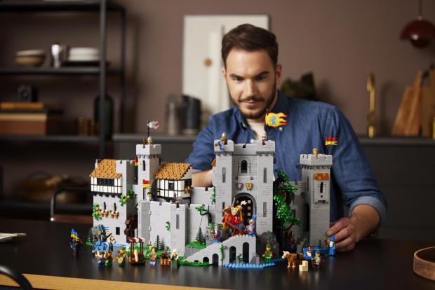St Albans & Harpenden Review: LEGO® Lion Knights’ Castle. Credit: LEGO