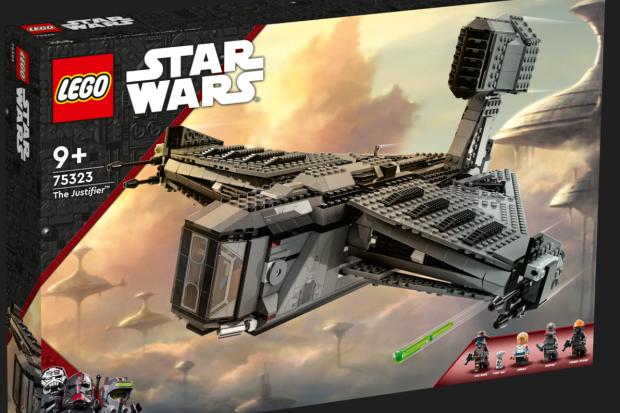 St Albans & Harpenden Review: LEGO® Star Wars™ The Justifier™. Credit: LEGO