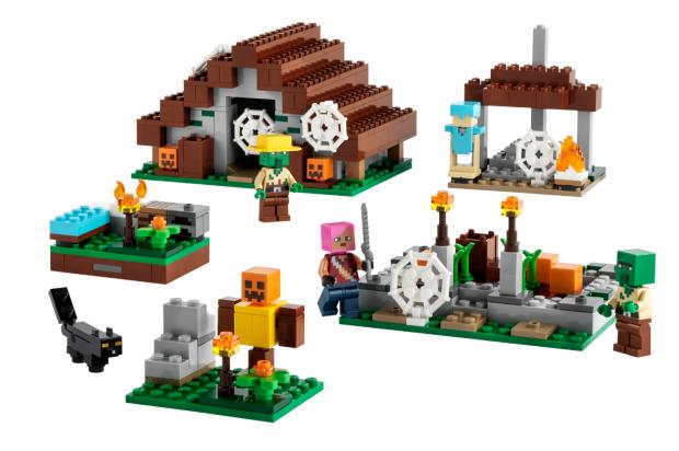 St Albans & Harpenden Review: LEGO® Minecraft® The Abandoned Village. Credit: LEGO