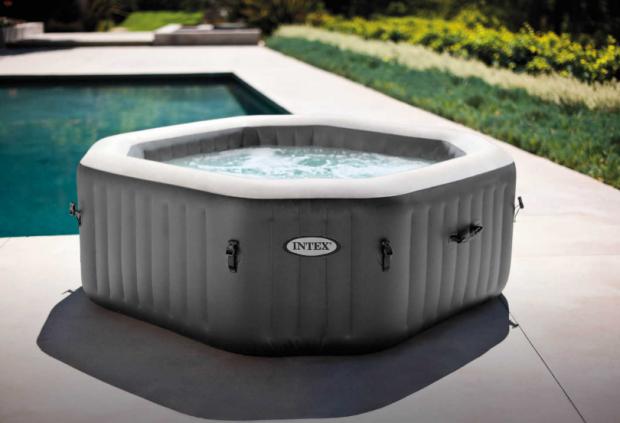 St Albans & Harpenden Review: Inflatable Hot Tub & Accessories. Credit: Aldi