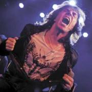 Joey Tempest in action