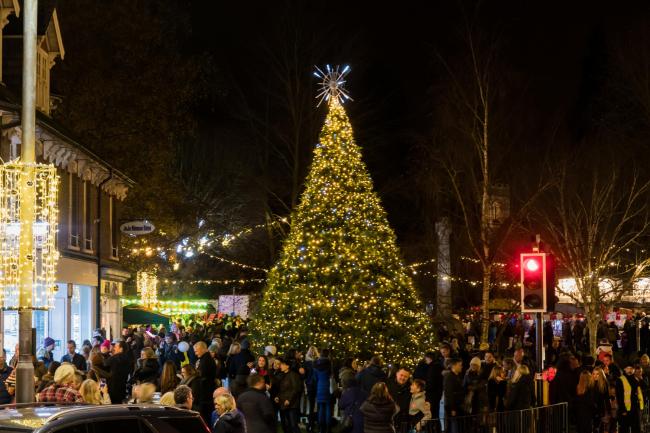 Hundreds gather for Christmas carnival in Harpenden | St Albans &amp; Harpenden  Review
